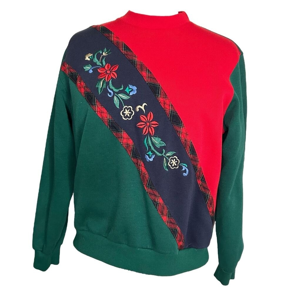 Vintage Alfred Dunner Red and Green Sweatshirt Size L